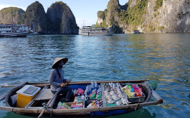 คู่มือตลาดกลางคืนอ่าวฮาลอง — มุมลับ