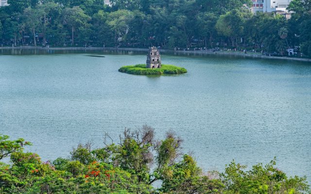 ทะเลสาบคืนดาบ — มุมลับในฮานอย