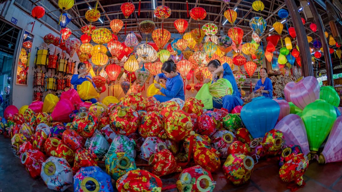 คู่มือตลาดกลางคืนฮอยอัน — มุมลับ