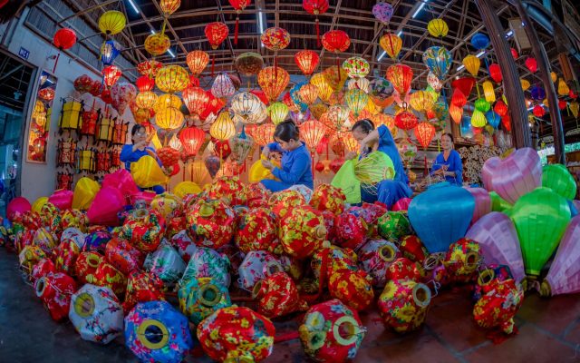 คู่มือตลาดกลางคืนฮอยอัน — มุมลับ