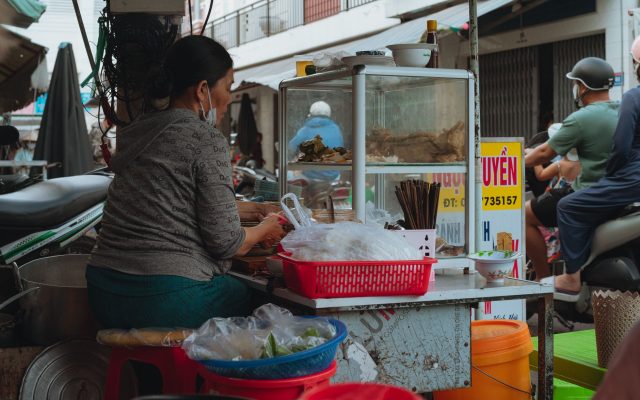 ทัวร์สตรีทฟู้ดภูเก็ตเวียดนาม — มุมลับ