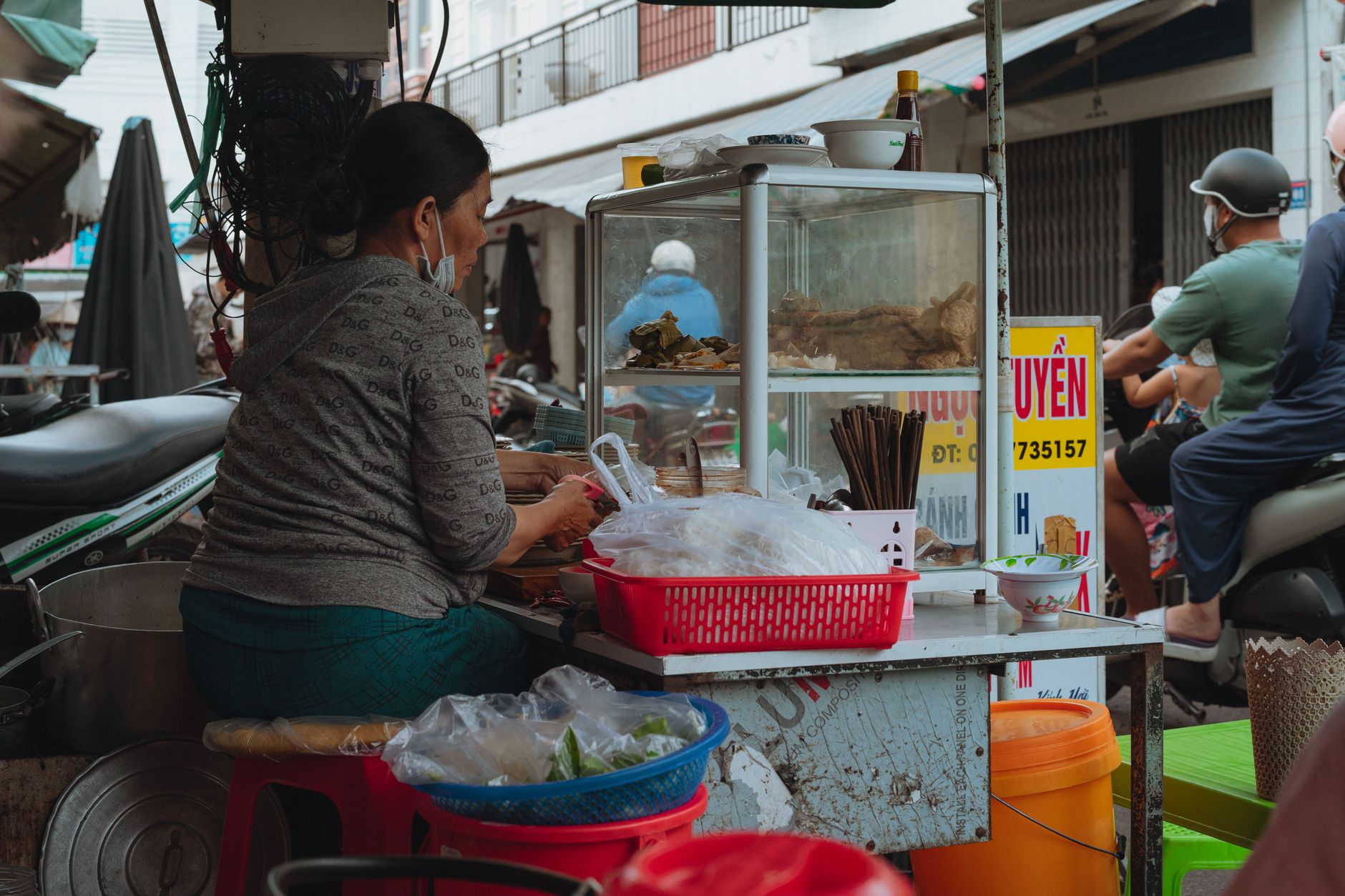 ทัวร์สตรีทฟู้ดภูเก็ตเวียดนาม — มุมลับ