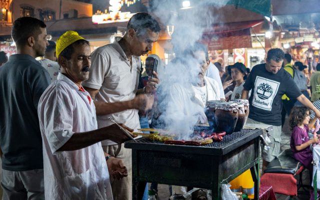คู่มือตลาดกลางคืนอาบูดาบี — มุมลับ