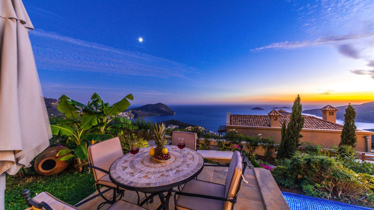 สัมผัสอากาศอบอุ่นในตุรกีที่ Kalkan