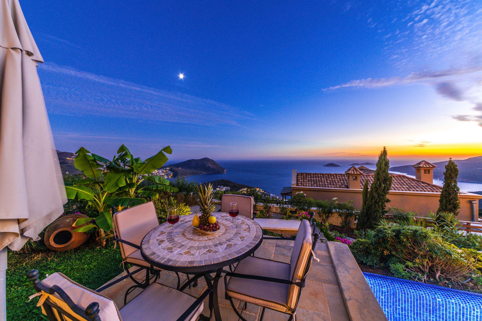 สัมผัสอากาศอบอุ่นในตุรกีที่ Kalkan