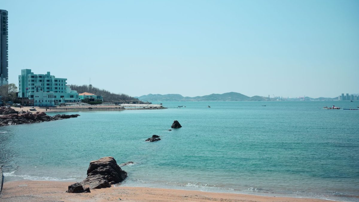 ชายหาดสีแดงที่ชิงเต่า: ปรากฏการณ์ธรรมชาติที่น่าทึ่ง