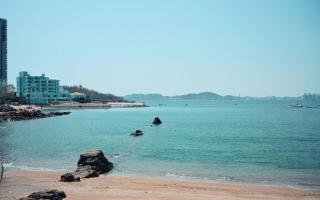 ชายหาดสีแดงที่ชิงเต่า: ปรากฏการณ์ธรรมชาติที่น่าทึ่ง