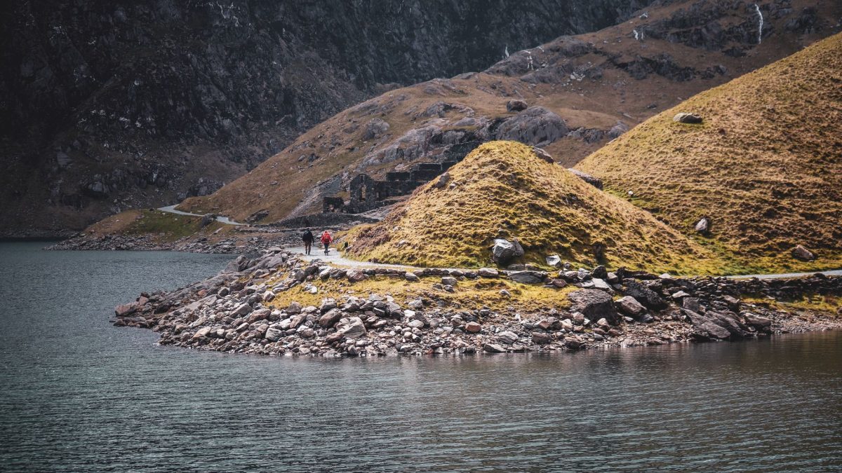 เดินป่าบนเส้นทาง Slate Trail ใน Snowdonia