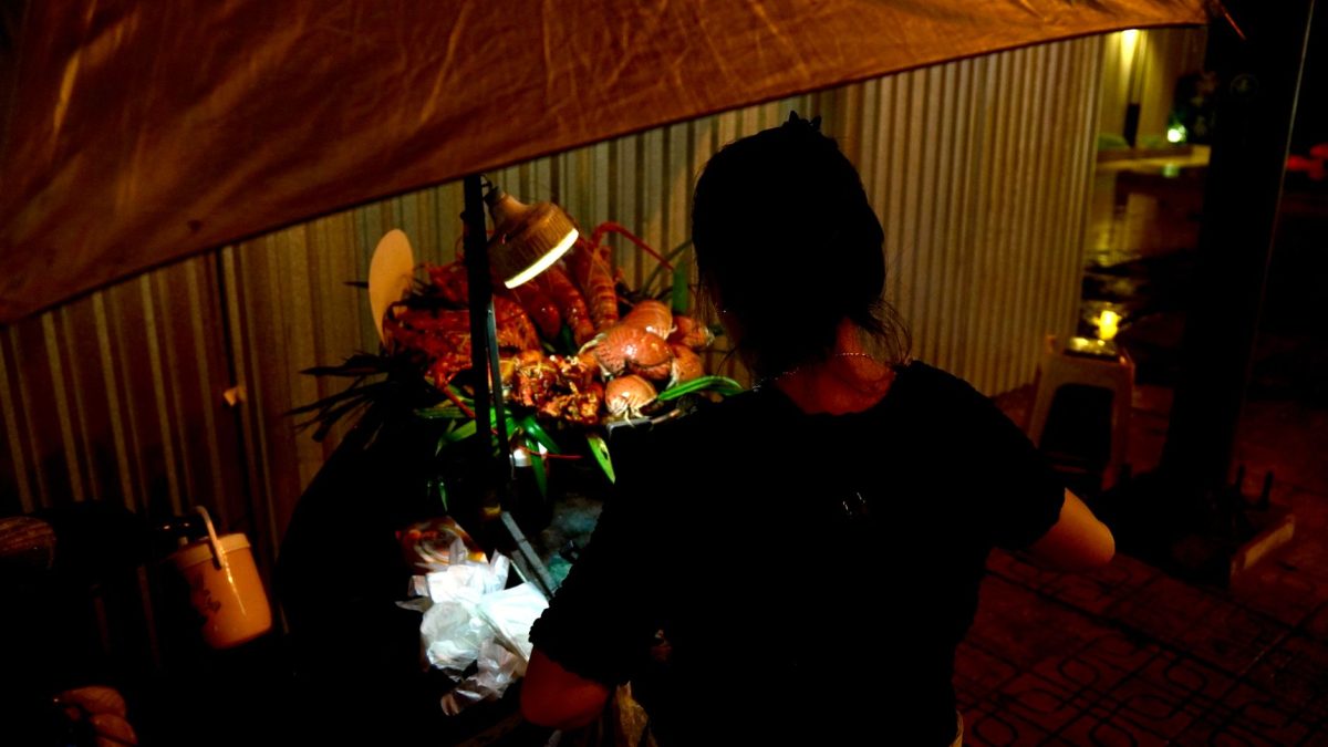 ทัวร์สตรีทฟู้ดหลวงพระบาง — มุมลับ