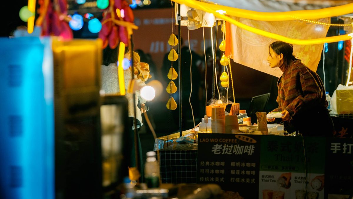 คู่มือตลาดกลางคืนเวียงจันทน์ — มุมลับ