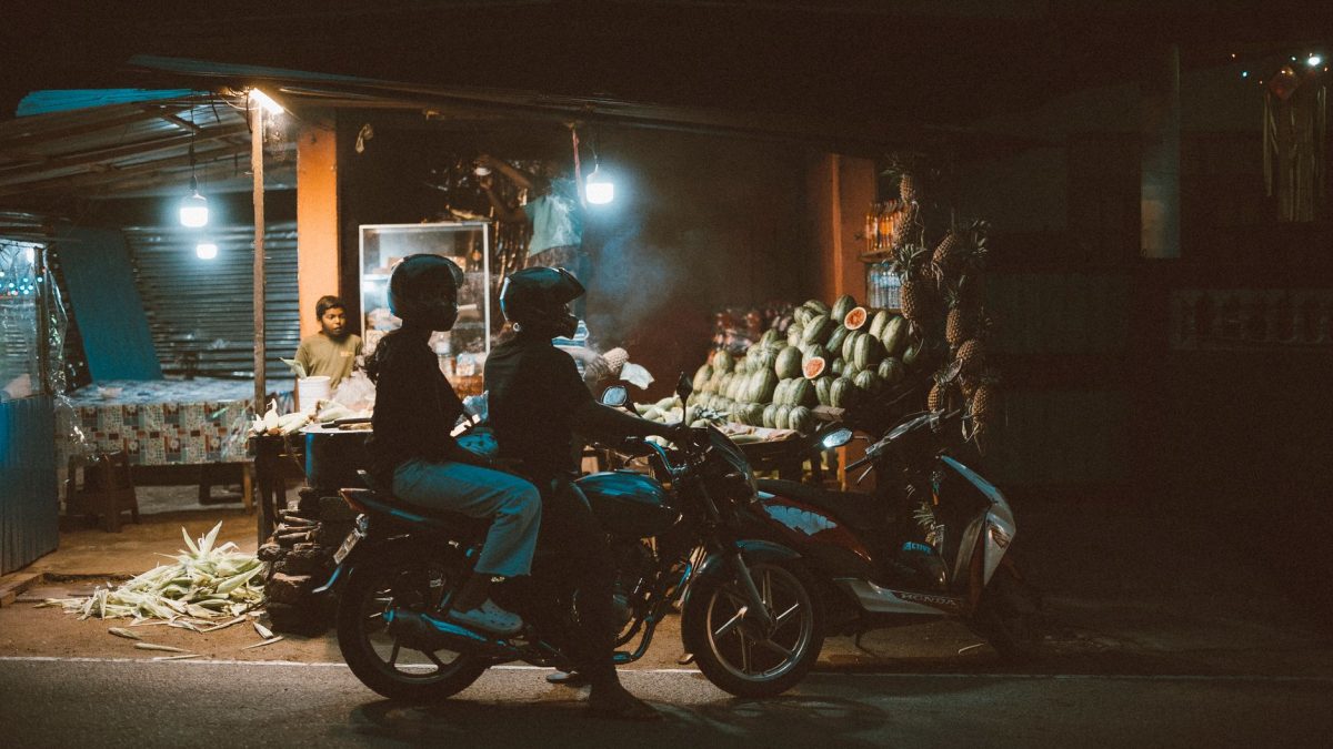 คู่มือตลาดกลางคืนแคนดี้ — มุมลับ