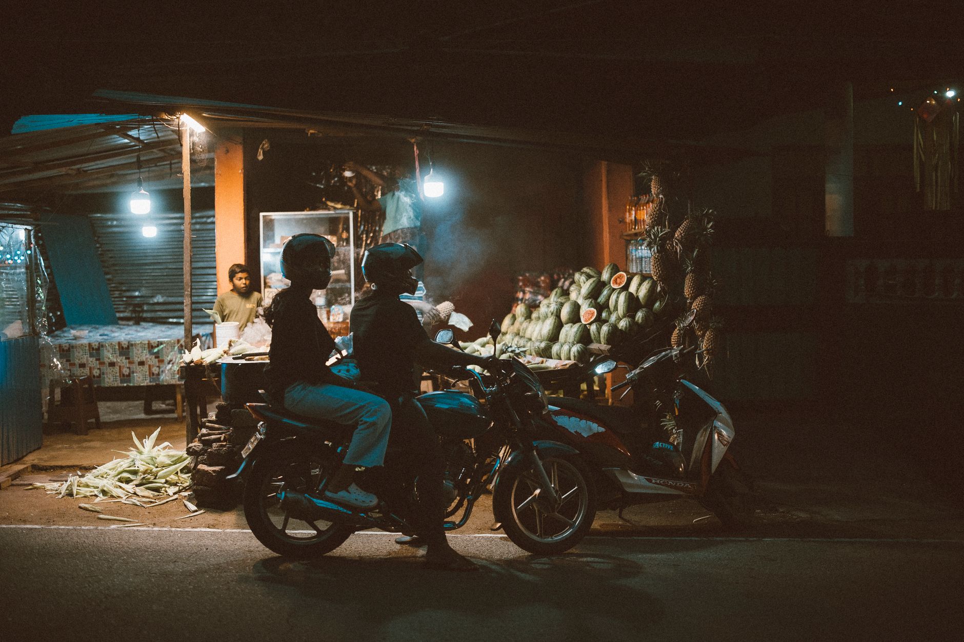 คู่มือตลาดกลางคืนแคนดี้ — มุมลับ