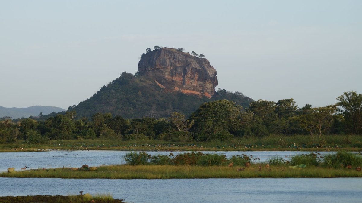 ฤดูซากุระสิกิริยา — มุมลับในศรีลังกา