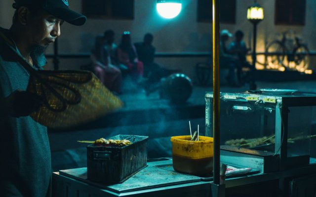 คู่มือตลาดกลางคืนอ atol มาเล่ — มุมลับ